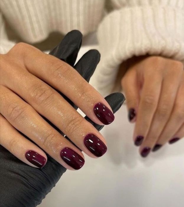 Маникюр, наращивание ногтей.