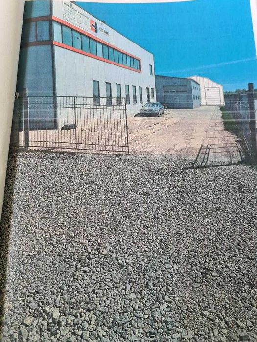 Inchiriez doua hale 300mp si 400mp