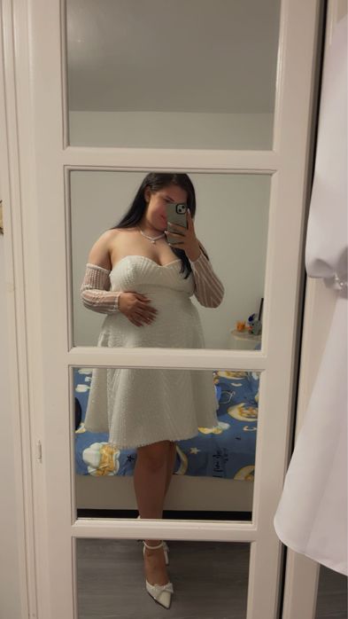 Vand rochie marimea 44 pe corset mai multe detali in privat