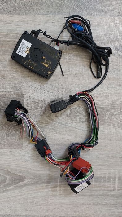 Vând unitate de control hands-free Bluetooth auto Nokia HFU-5.