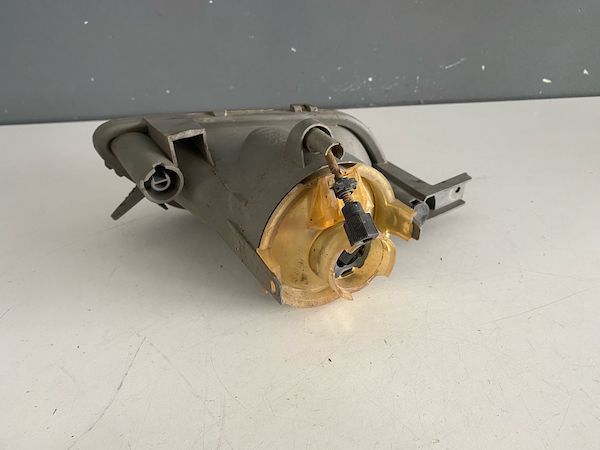 Proiector lampa ceata stanga fata VOLVO V70 2004-2007 8693347