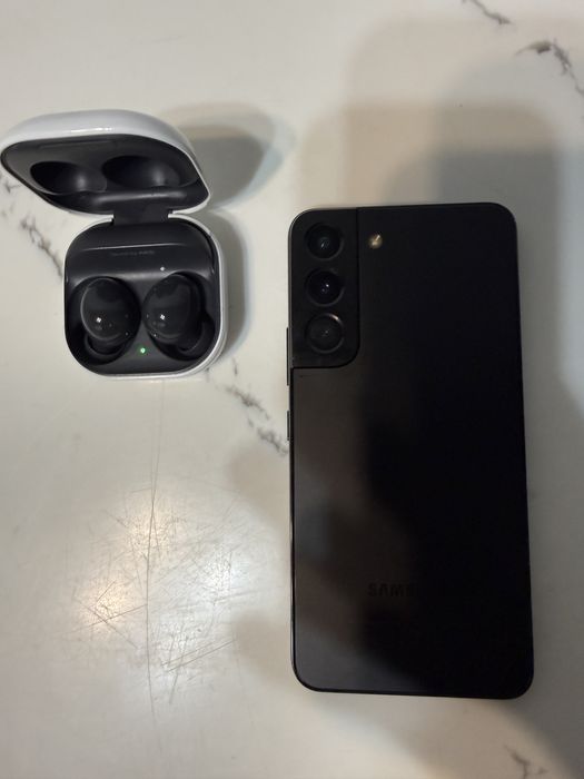 Samsung S22 + buds 2