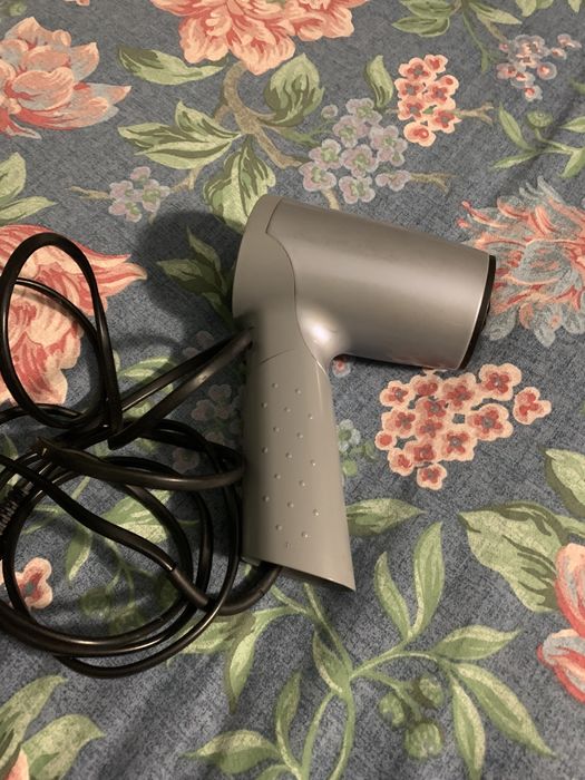 Малък сешоар Braun 1000 W и Kario 1200 W