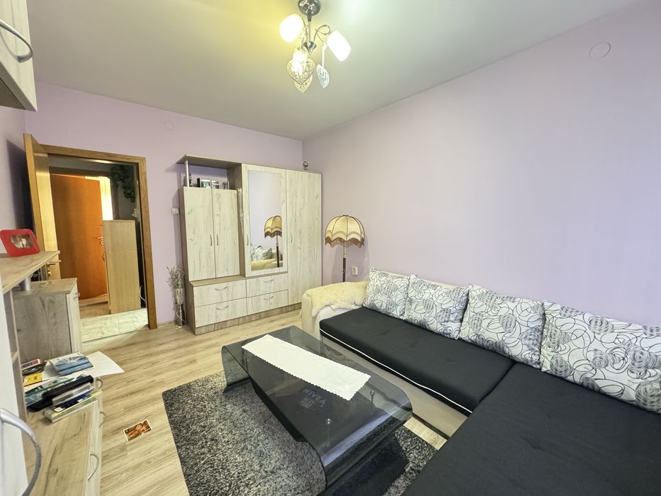 Продава се Тристаен апартамент в Търговище, Запад 1 - 95 кв.м за 1111 €/кв.м - Снимка #2