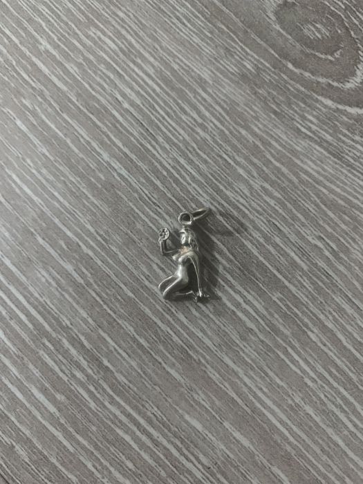 Продам кулон «Дева»