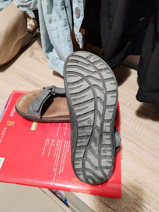 Детски кожени сандали