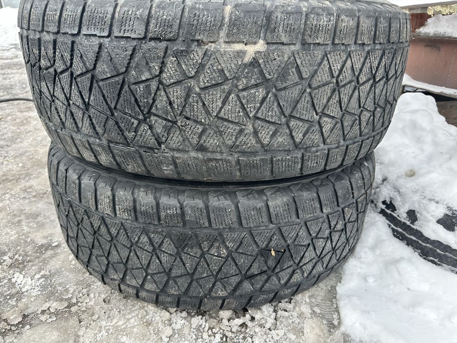 Резина зимняя BRIDGESTONE 275/65/17 комлект 4 балона.