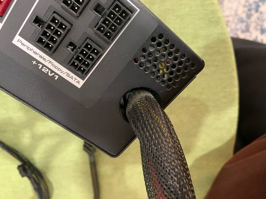 Блок питания Cougar GX1050