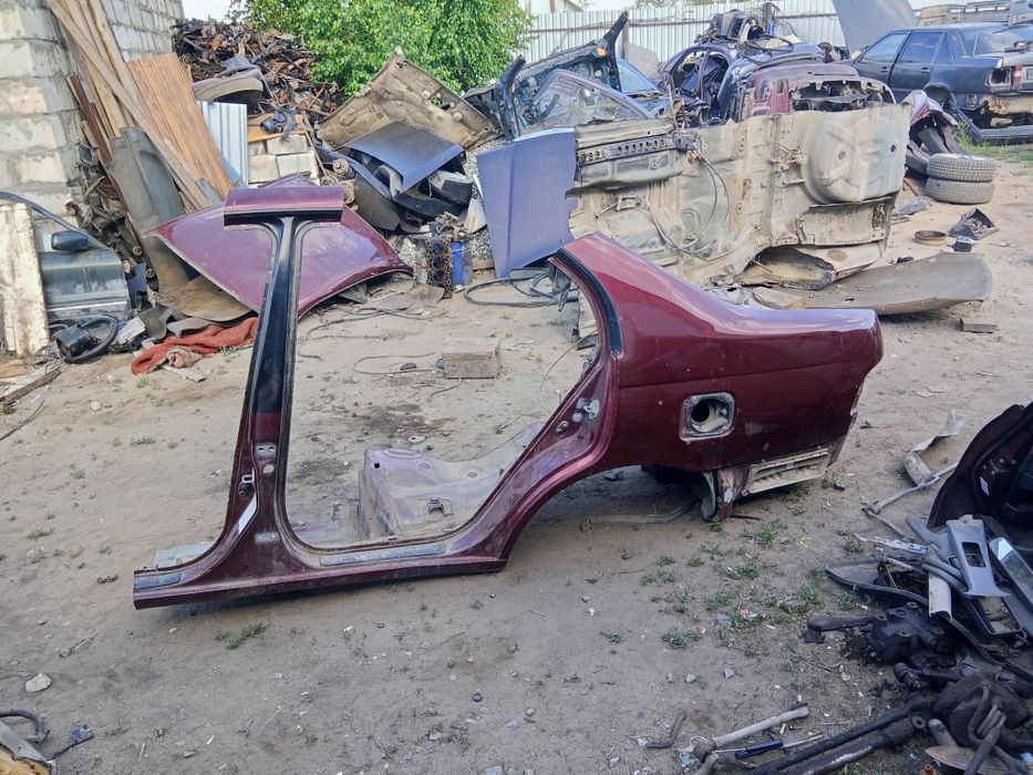 Тойота Карина е по запчастям