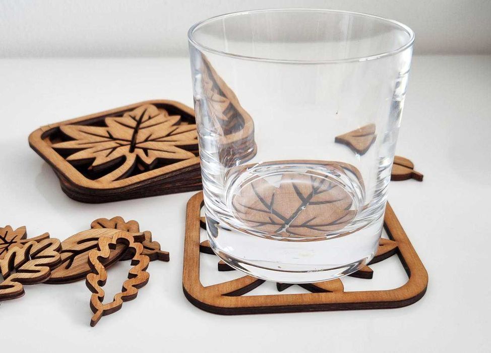 Дървени подложки за чаши с флорален мотив