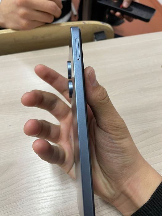 POCO C65 в хорошем состоянии