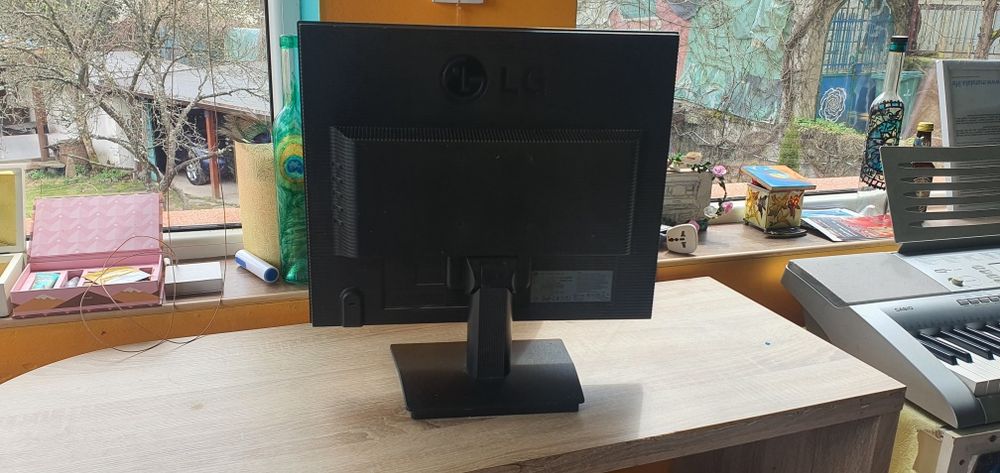 Настолен компютър Dell Presisio  T1600  + Монитор  LG