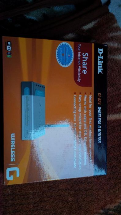 Vand router DI-524 ca nou,cu toate accesoriile originale