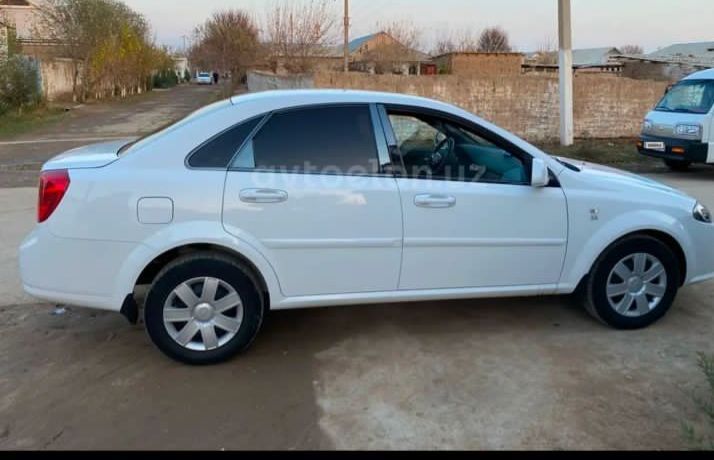 Шевролет джентра 2022.