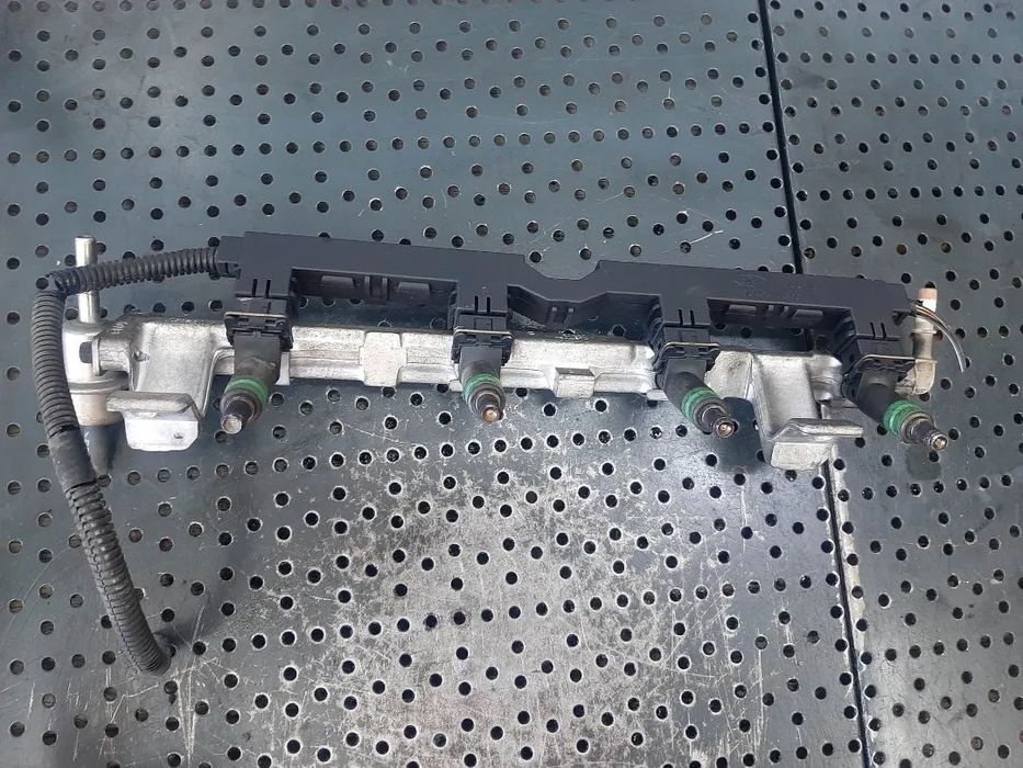 rampa cu injectoare 1.25 b fuja ford fiesta fusion  98mf-bb 98ag-14a390-lb