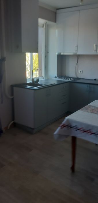 Продам двухкомн.кватиру студию.