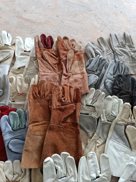 Vând mănuși sudor / lăcătuș piele naturala noi