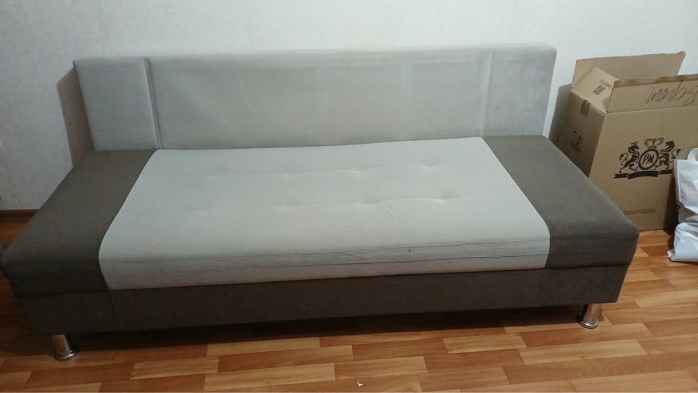 Срочно продам диван