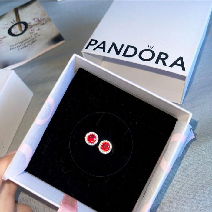 Обеци Pandora със сертификат