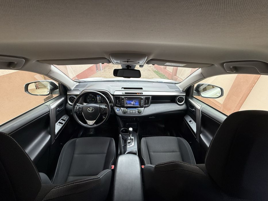 Toyota RAV4 HYBRID  157.000 km Alb Perlat cu RAR efectuat