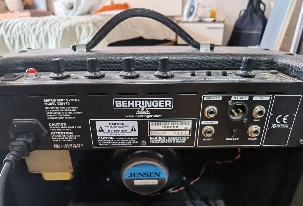 Усилвател за китара Behringer v-tone gm110