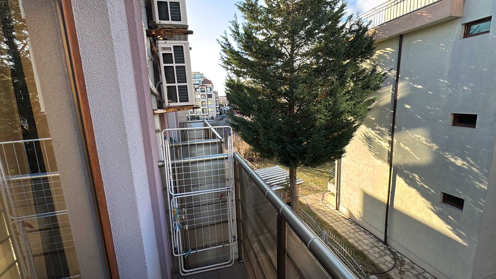 Обзаведен тристаен апартамент в близост до плажа, к-с „Нов изгрев“