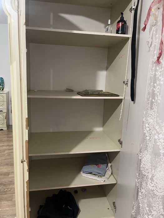 Шкаф и тумбы для спальни