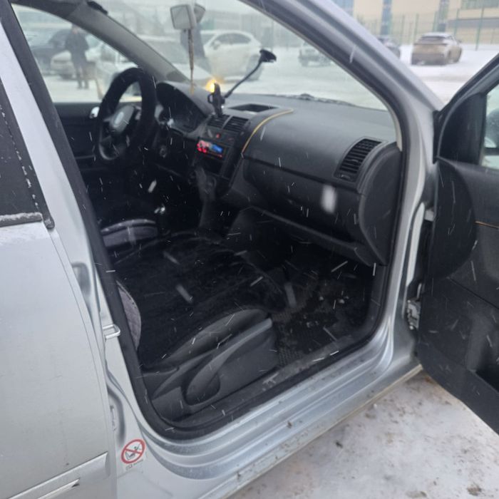 Продам авто фольцваген polo 2002 года