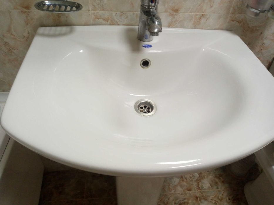 Итальянская раковина Milano с широкой ножкой+смеситель