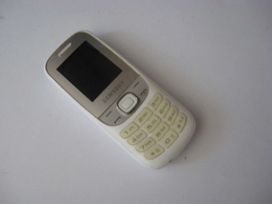 телефони      САМСУНГ  и  зарядни