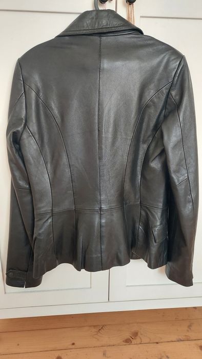 Сако - естествена кожа,размер S