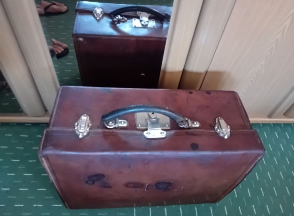 Geamantan Paul Milker din piele.