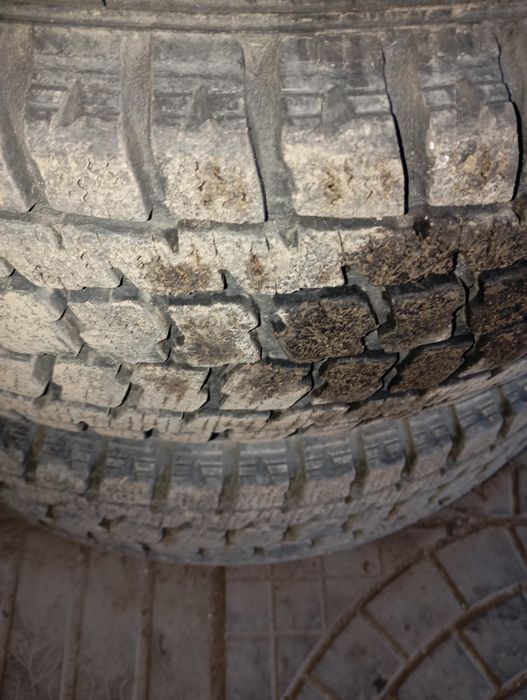 Продам шины зимние