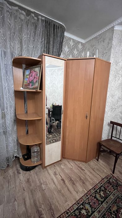Продам угловой шкаф