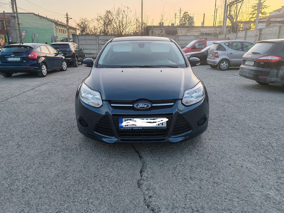 Vând Ford Focus an 2012 motor 1.6Ddci