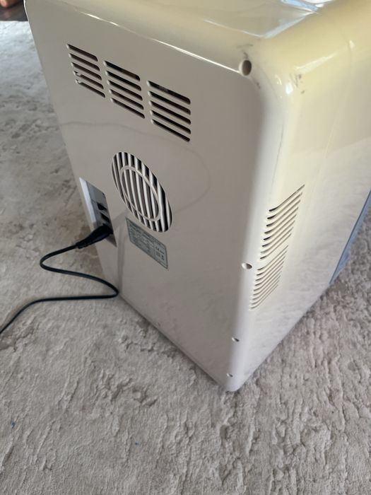 Minifrigider Electric