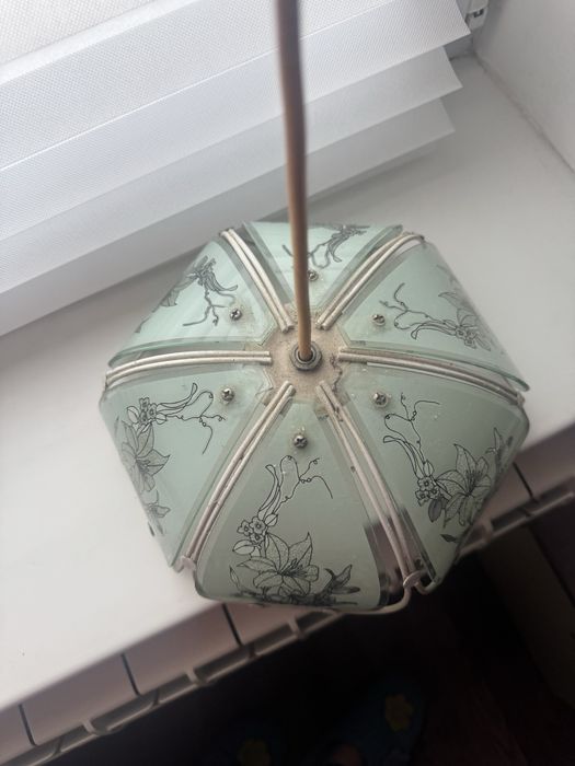 Люстра, жарық бергіш