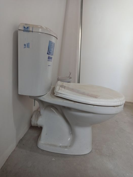 Продам унитаз в идеальном состоянии