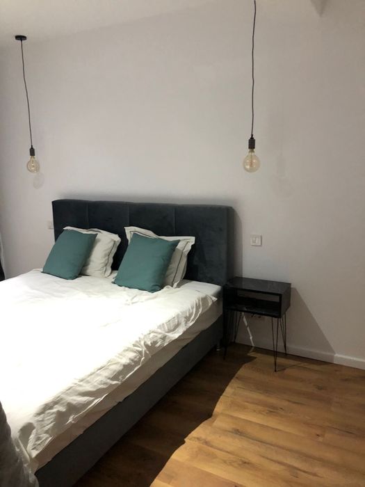 Masute auxiliare cu raft TV