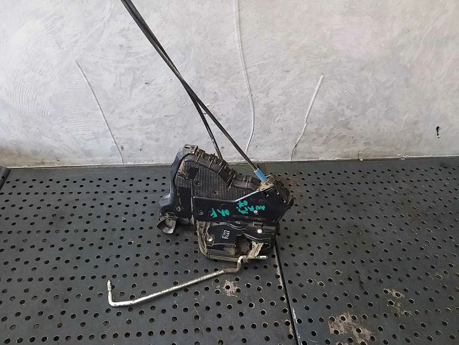 Broasca usa dreapta fata toyota auris e15