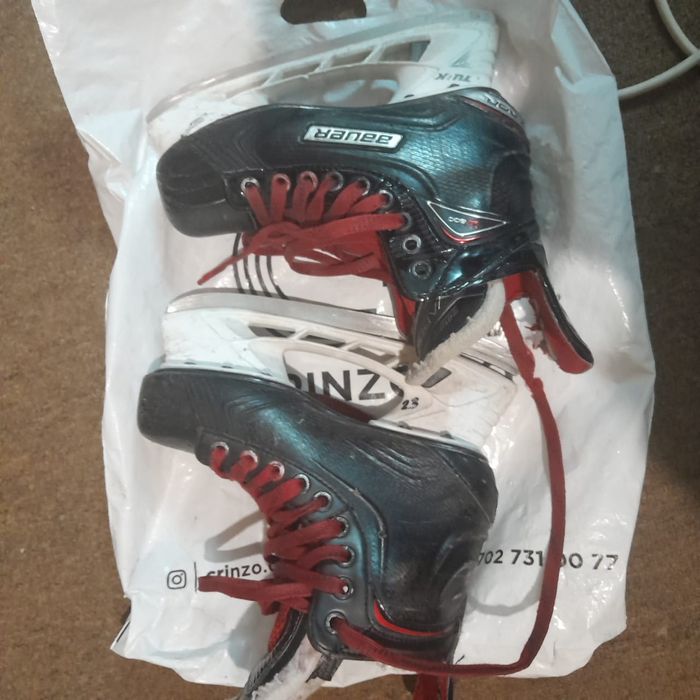 Коньки хоккейные