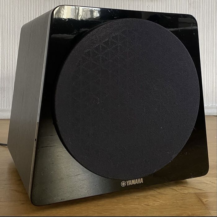 Сабвуфер Yamaha NS-SW500