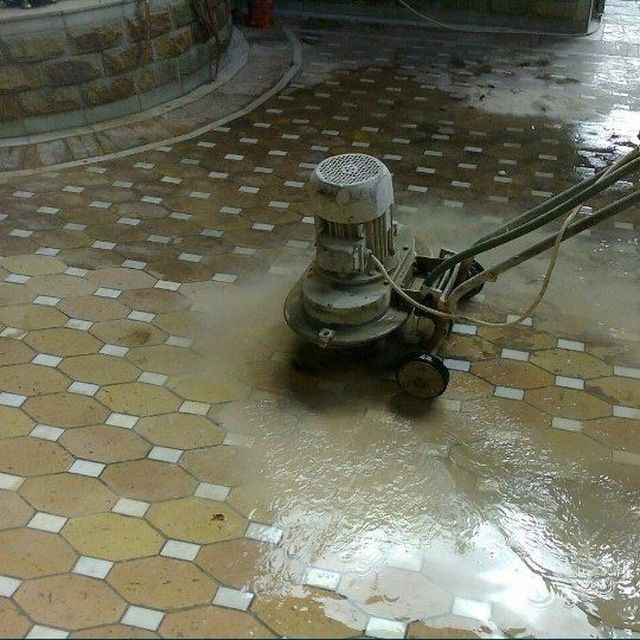 Шлифовка никалайски кирпич и мазайка