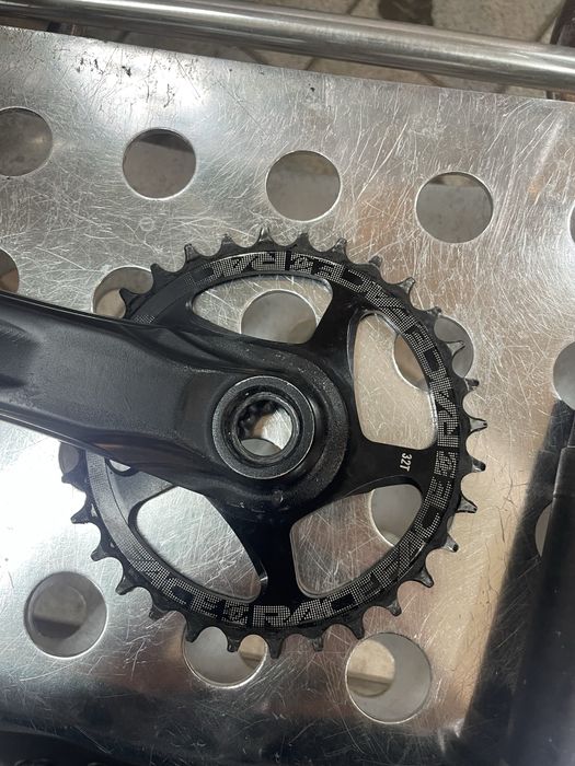 Курбели Race Face Affect