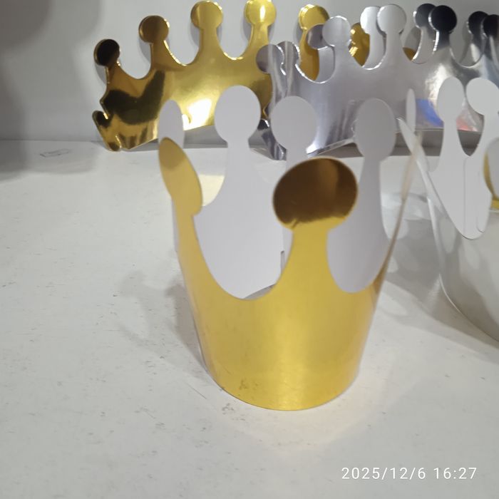 Короны на новый год.