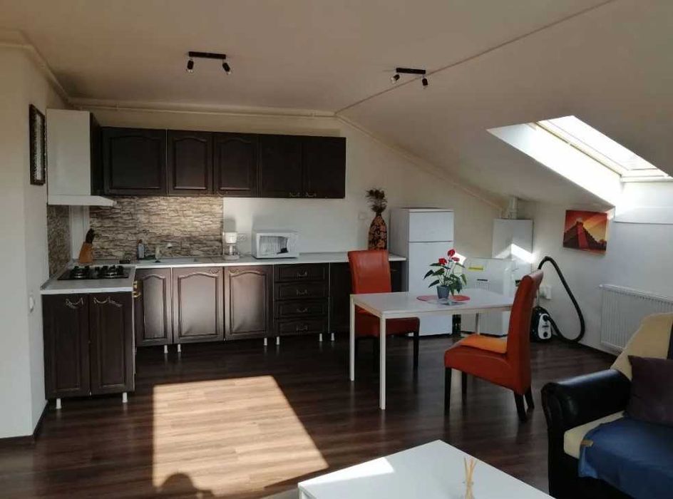 Дава се под наем Двустаен апартамент в Пловдив, Център - 42 кв.м за 178.5 € - Снимка #1