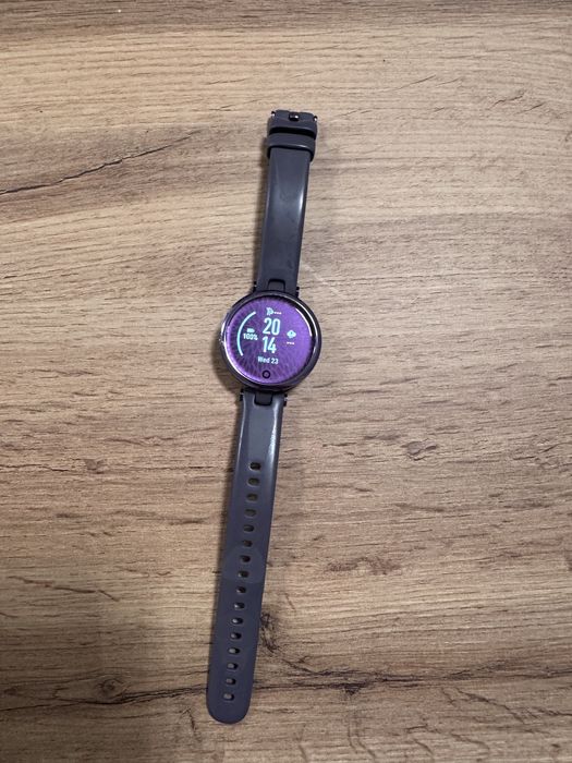 Часовник Garmin Lily