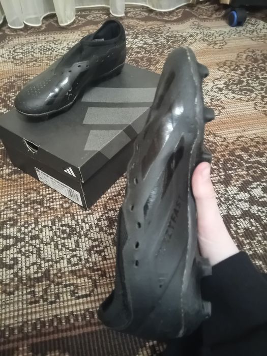 Футболни обувки адидас crazyfast 39 номер