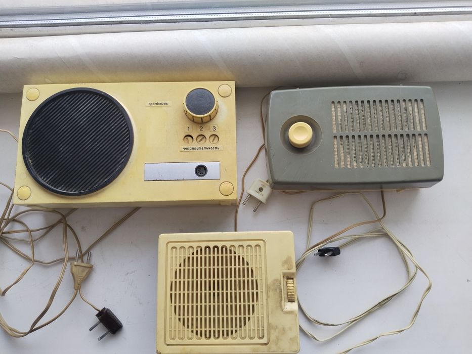 Микшерскии пульт и радиоприемники