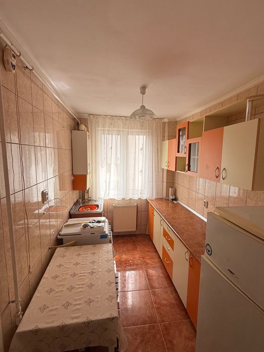 Închiriez apartament cu 2 camere zona Vlahuță